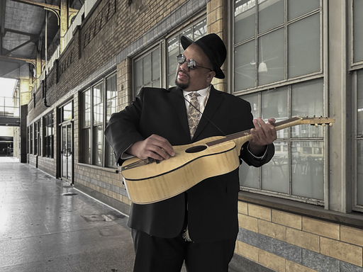 J Dontray  Davis as Blind Lemon Jefferson