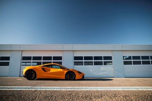 McLaren Artura.jpg